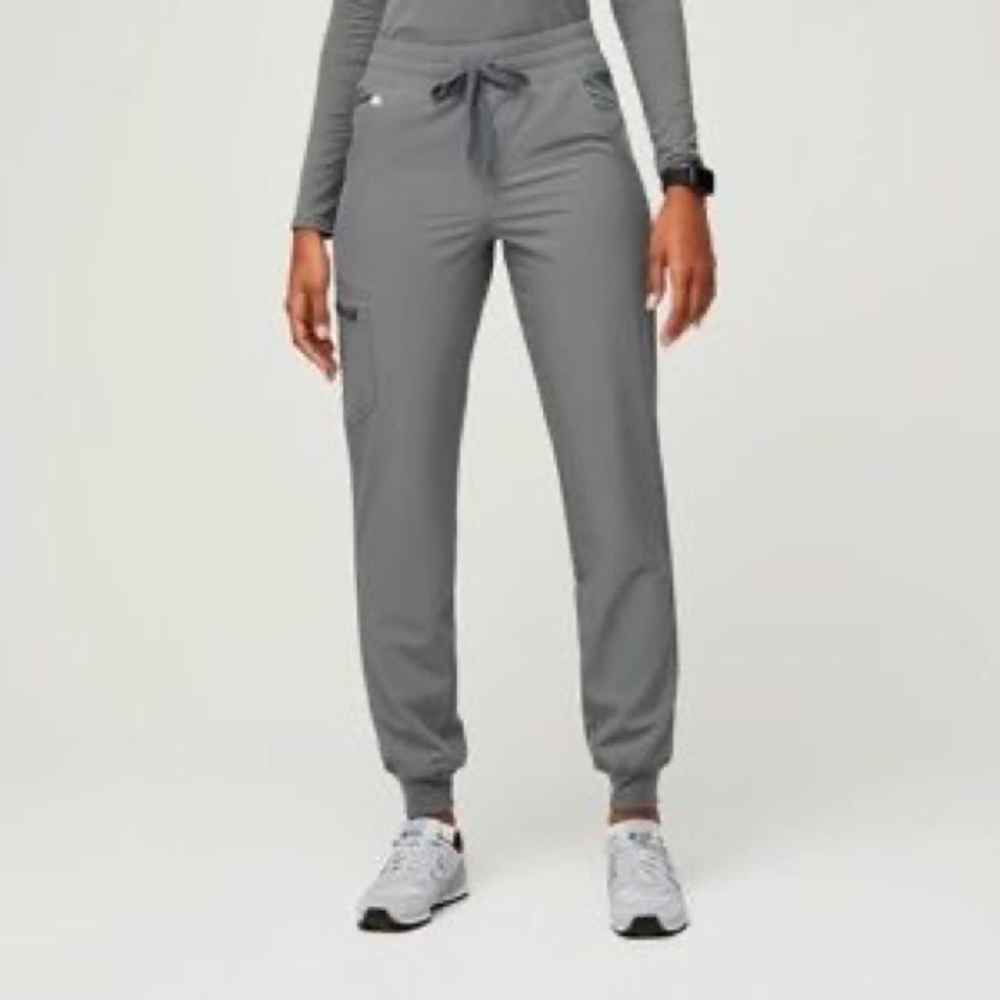 Figs small TALL Zamora jogger in Sage